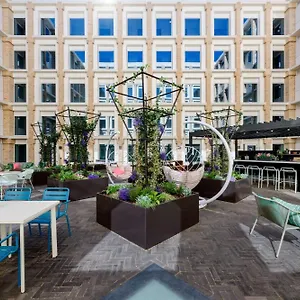 Apartment Wick Park In, London